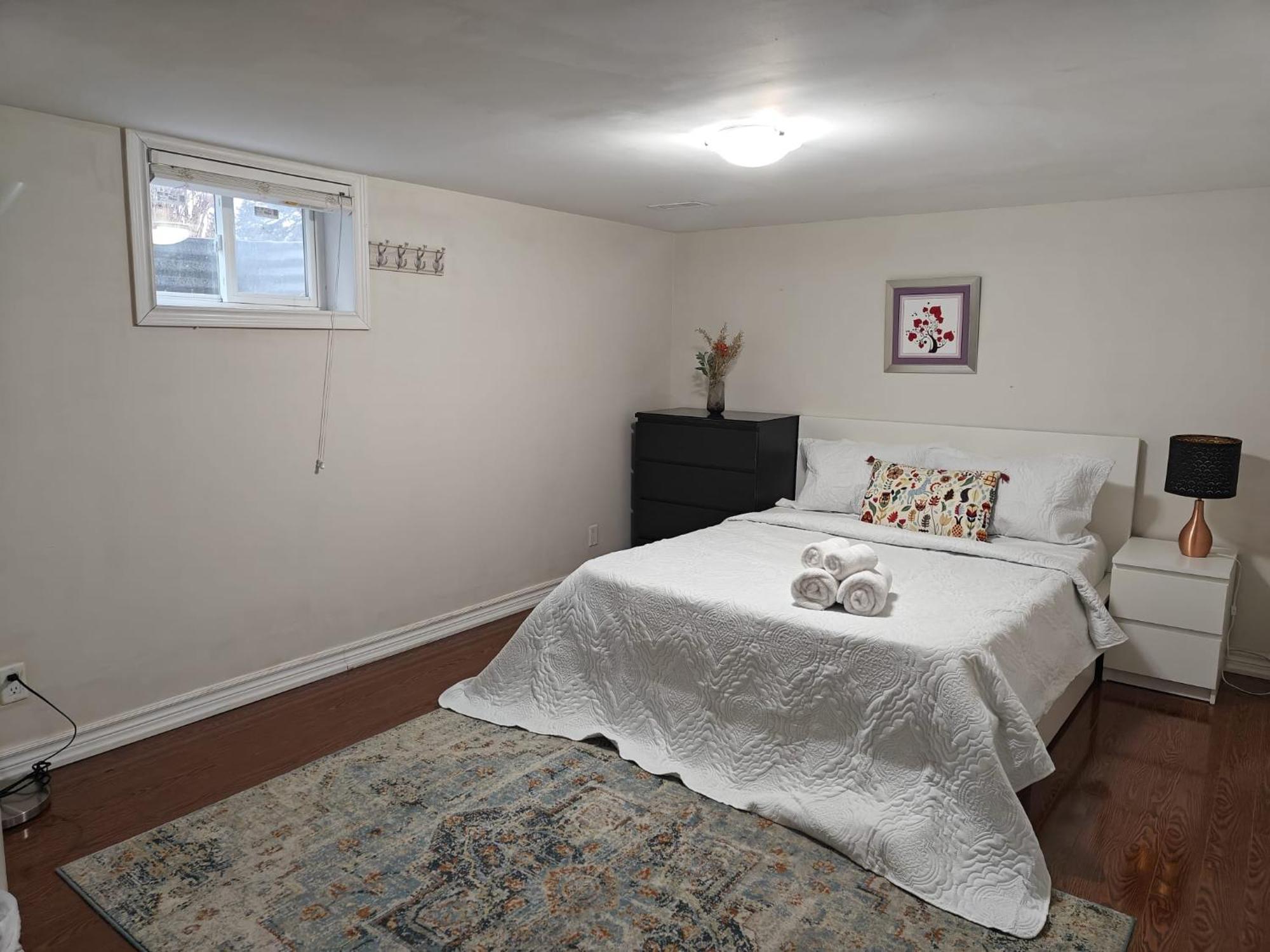 Spacious Mbr Near Kennedy Subway & Go Toronto Exterior photo