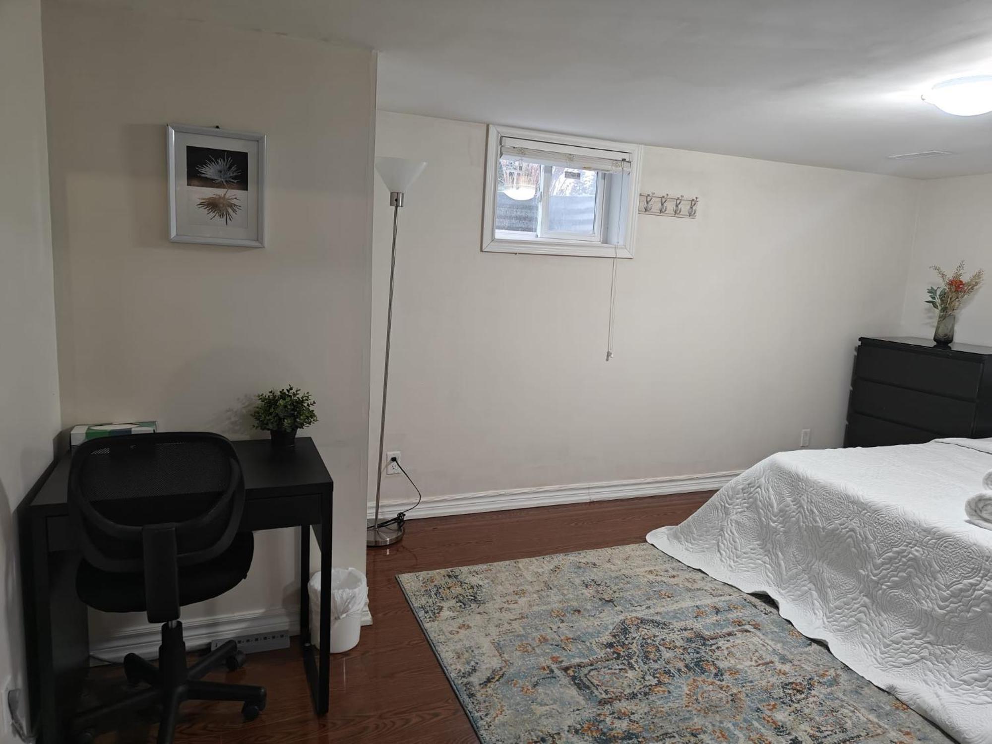 Spacious Mbr Near Kennedy Subway & Go Toronto Exterior photo