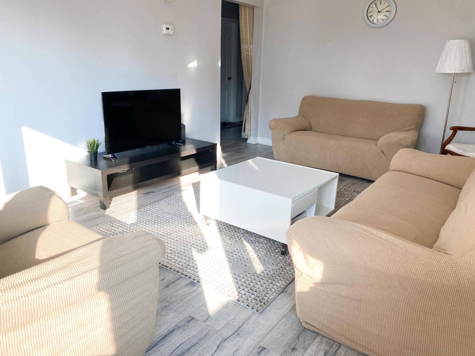 Spacious Mbr Near Kennedy Subway & Go Toronto Exterior photo