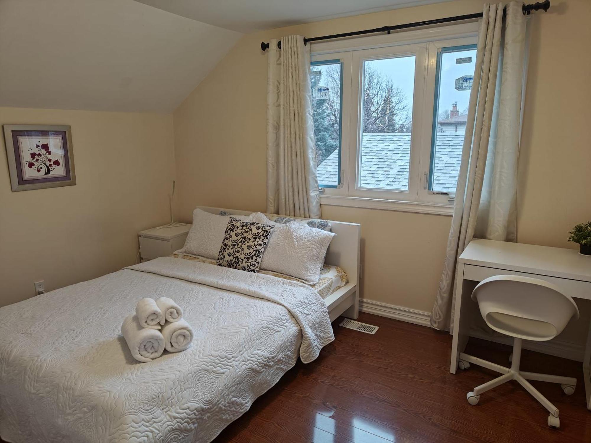 Spacious Mbr Near Kennedy Subway & Go Toronto Exterior photo