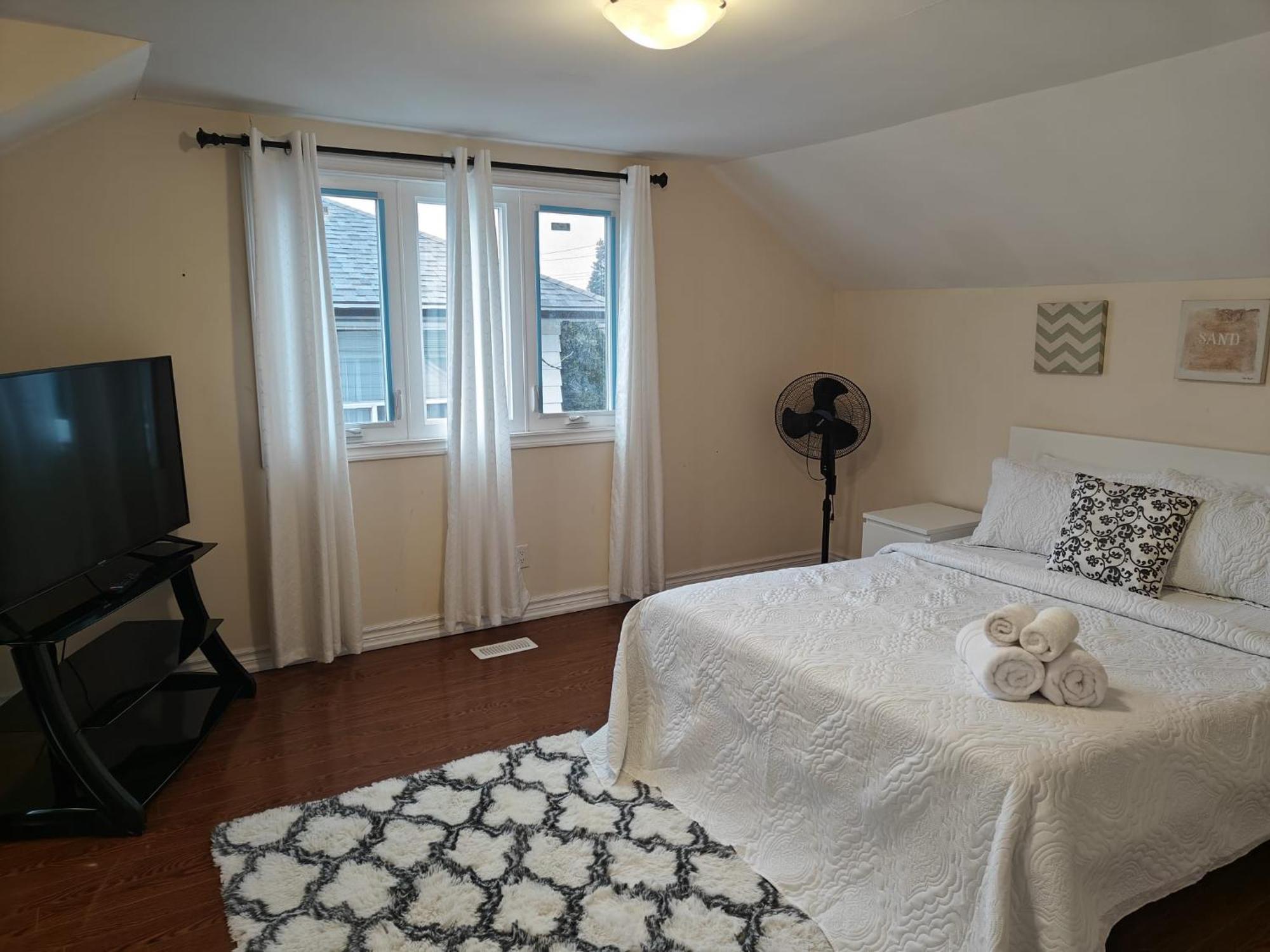 Spacious Mbr Near Kennedy Subway & Go Toronto Exterior photo