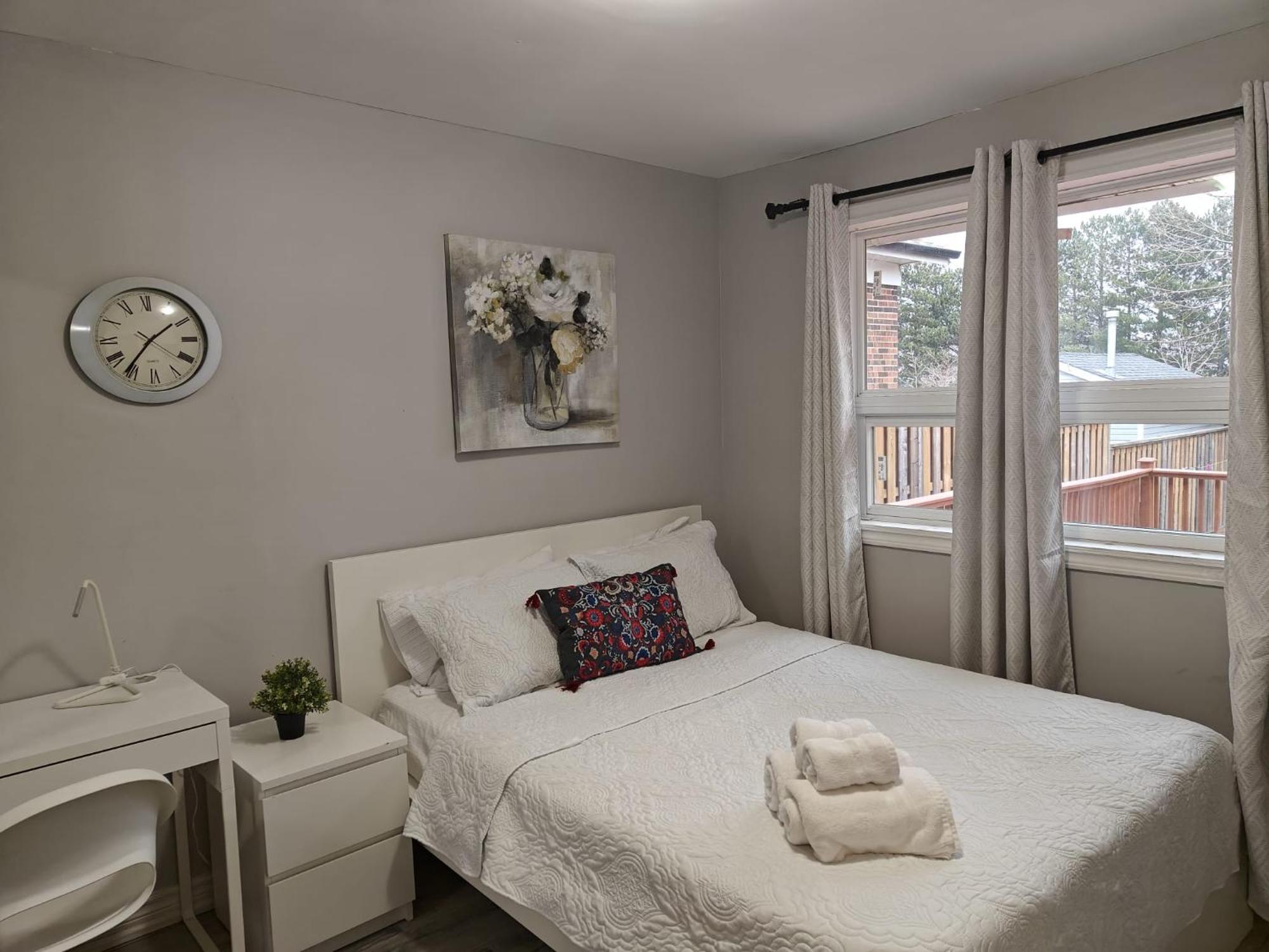 Spacious Mbr Near Kennedy Subway & Go Toronto Exterior photo